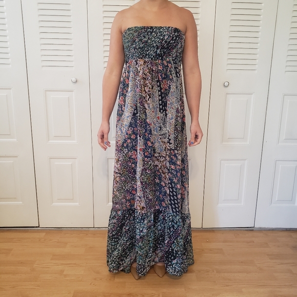 Forever 21 Dresses & Skirts - Strapless Floral Maxi Dress